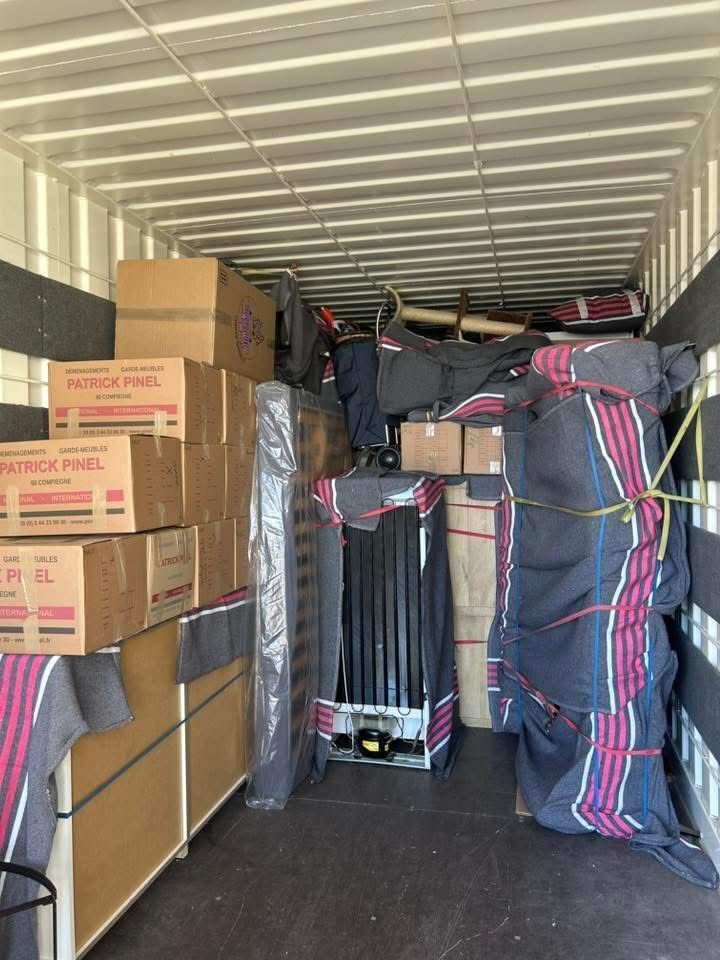Mise à disposition de box de stockage et gardes meubles